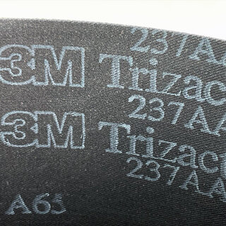 Marquage dos toile 3M Trizact 237AA � bande 150 x 2000 mm pour finition plane et r�duction de stries