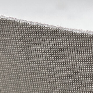 Bande abrasive 3M Trizact™ 237AA 38×610 mm pour backstand et finition coutellerie Structure micro-répliquée Trizact 237AA en gros plan – bande abrasive oxyde d’aluminium 38 x 610 mm